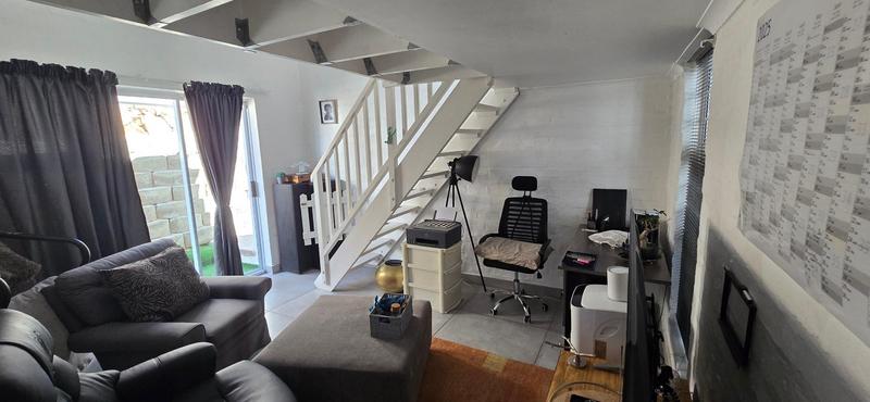 4 Bedroom Property for Sale in Santos Bay Western Cape